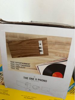 Klisch. THE ONE II PHONO TABLETOP SPEAKER LEGENDARY, DETAILED AND DYNAMIC KLIPSC* Bluetooth® FITS ALMOST ANYWHERE,