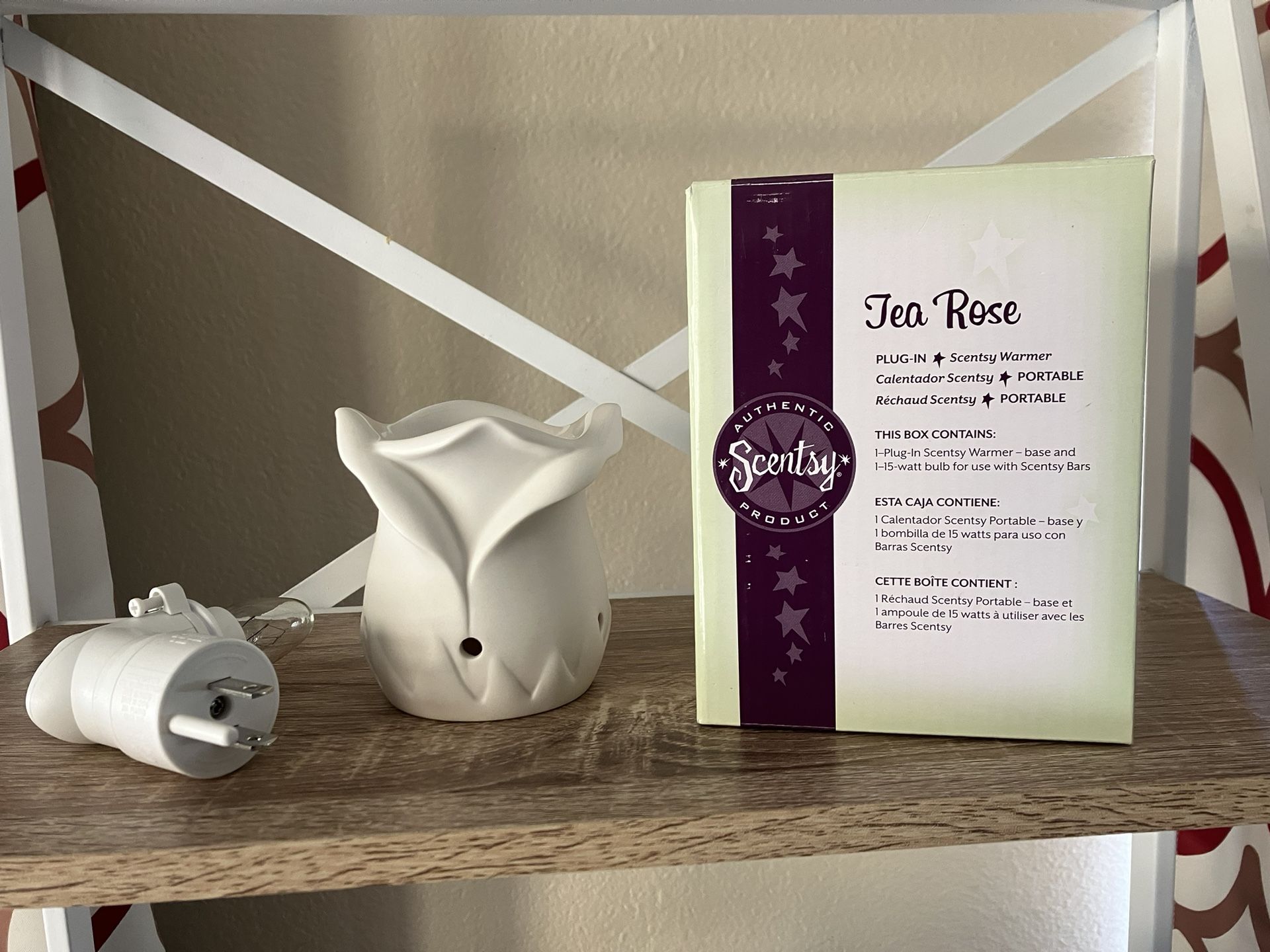 SCENTSY PLUG IN WARMER