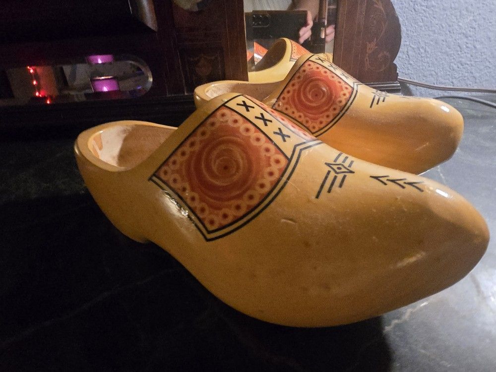 Wooden Shoes From HOLLAND / DITCH, size 10