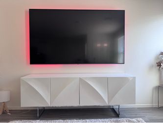 LARGE TV Stand/Entertainment Console