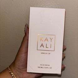 Kayali Vanilla 28 