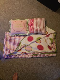 Duvet Cover and Throw Pillows(Queen)