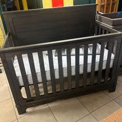 Crib With Dresser / Changing Table Top