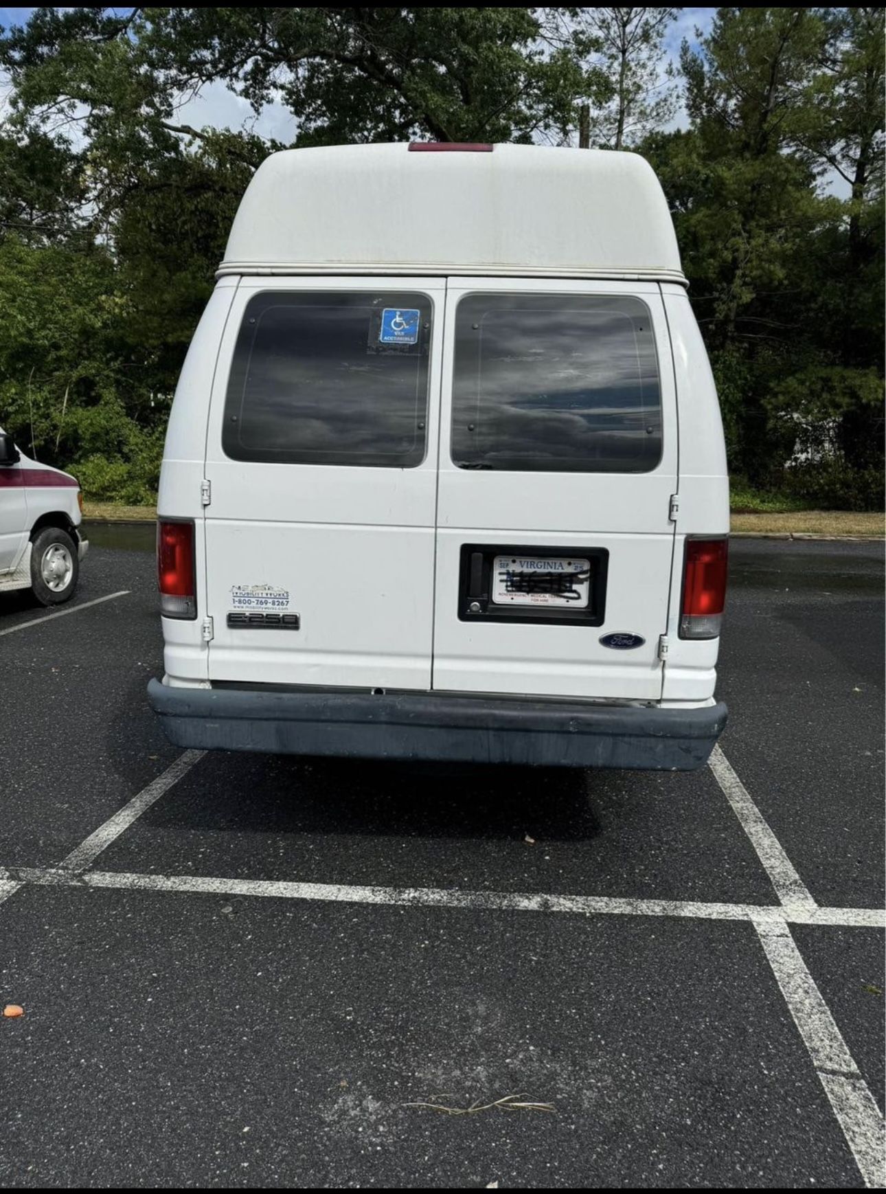2008 Ford E-350