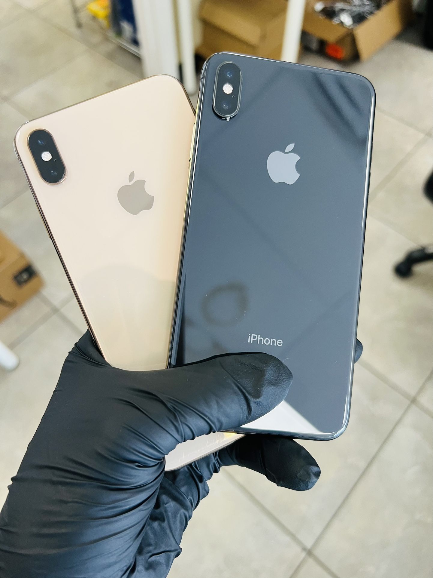iPhone XS Max Factory Unlocked