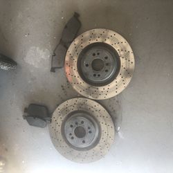 Mercedes GLS Front Rotors And Brake Pads