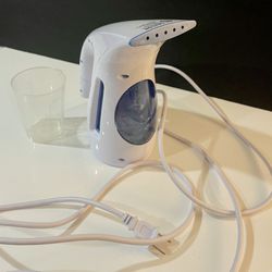 Compact Handheld Garment Steamer – Quick Wrinkle Relief Anywhere!