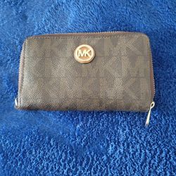 MK wallet 