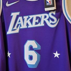  LeBron James XL AUTHENTIC LAKERS JERSEY 