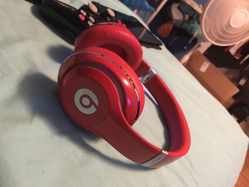 Studio Wireless beats