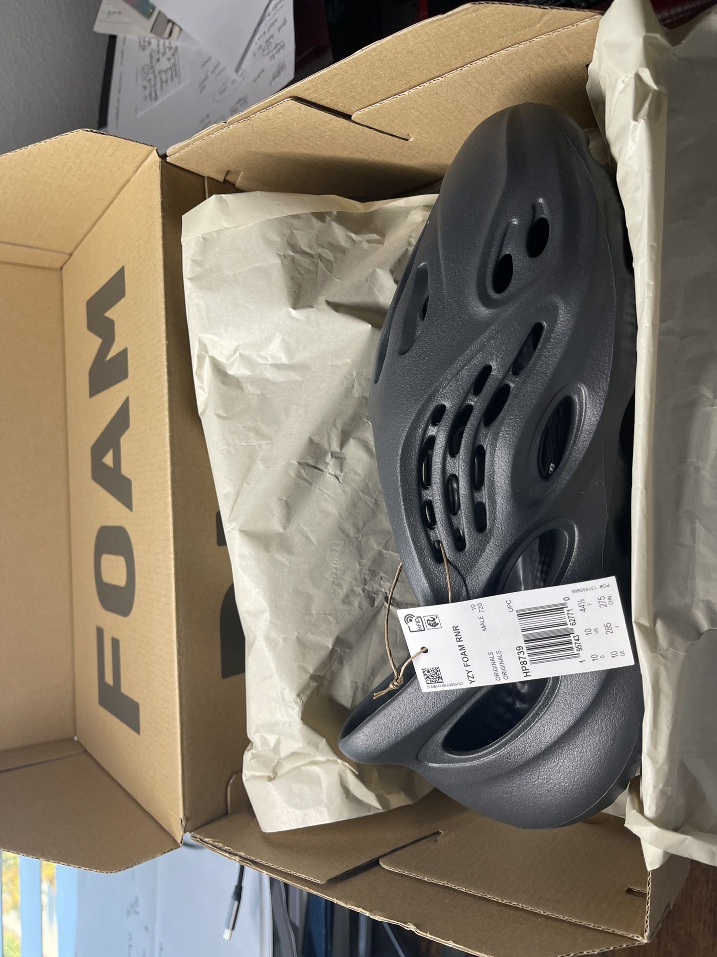 Yeezy Foam RNNR SZ 10