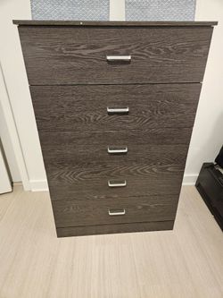 Brand new 5 drawer dresser!