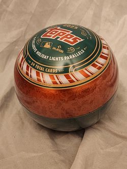 2025 Topps Holiday Baseball Collector's Tin