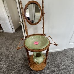 Antique Wash Basin With Mirror