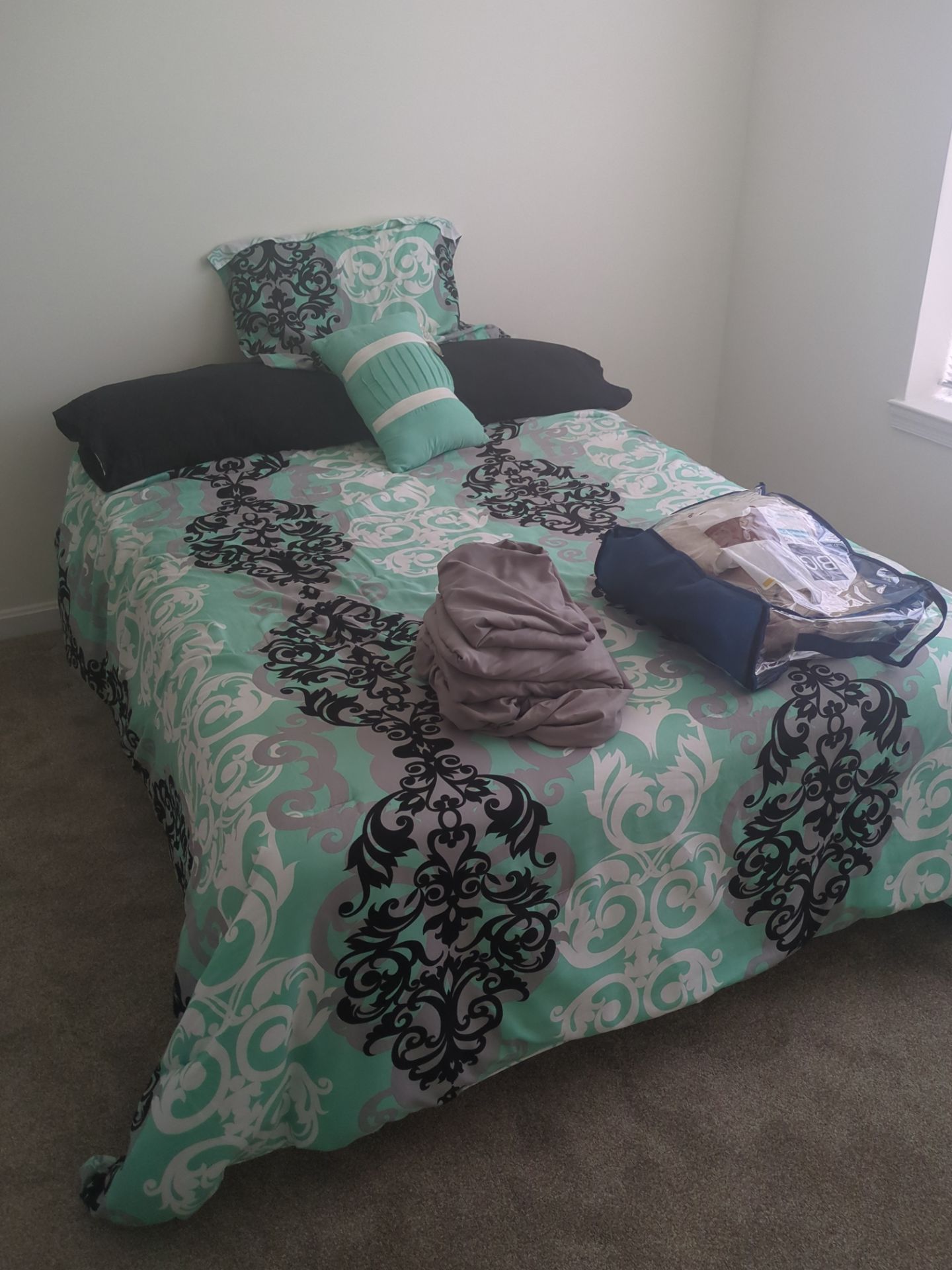 Full size bed, comforter, skirt and sheet sets