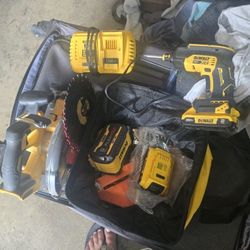 Dewalt Circular Saw Amd Drill 3 Batteries 1 Is 6ah (OBO)