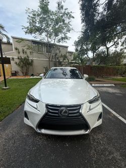 2017 Lexus IS