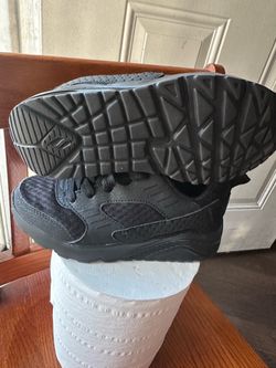 Skechers para niño nuevos nunca usados size 12