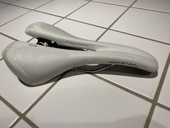Specialized 155m Saddle | Romin Evo Comp | White
