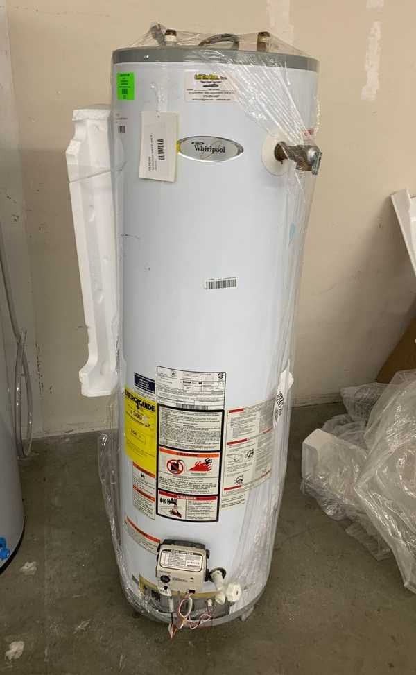 40 Gallon Whirlpool water heater with warranty 3XI7W