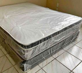 Queen Size Mattress Pillow Top With Box Springs✅