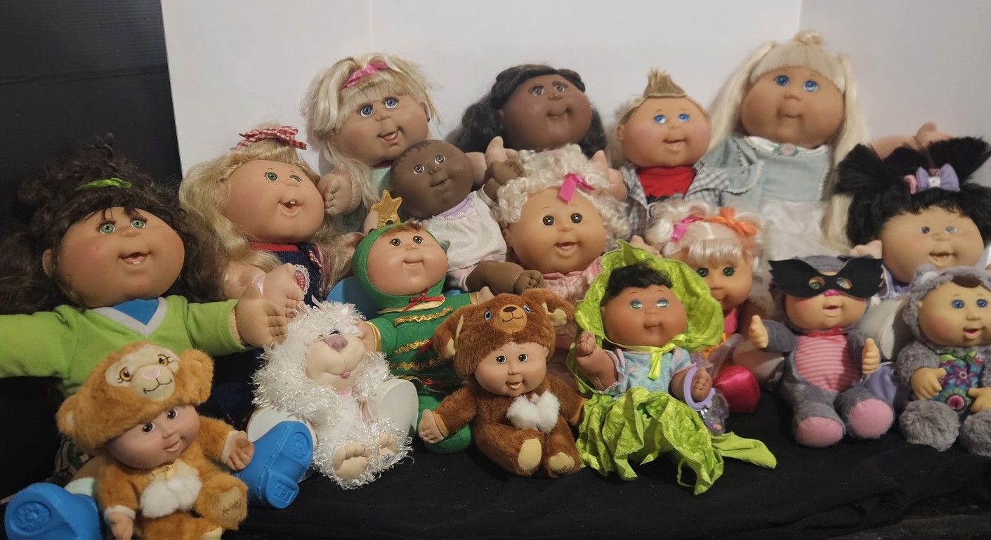 Cabbage Patch Dolls Cornsilk Cuties ($50 Making it ONLY $3.00 Per Doll!!) Sold as a set of 16 Dolls.