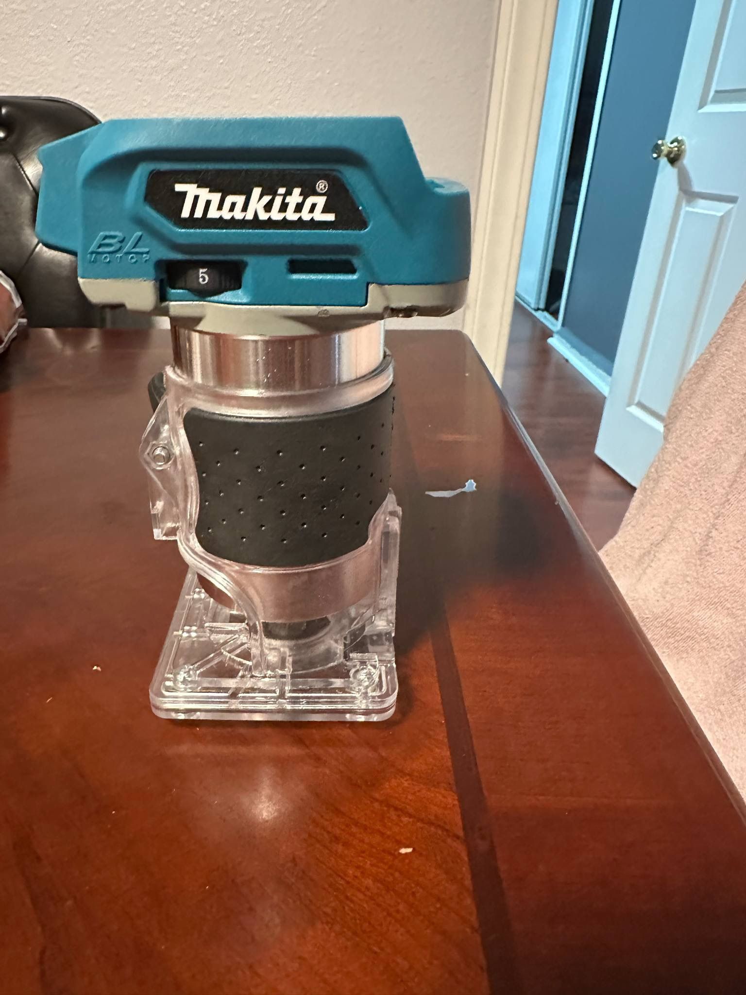 Makita router