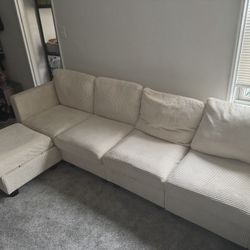     Modern Beige Sectional Couch – Spacious & Comfortable
