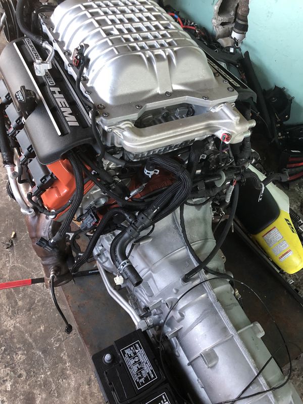 2017 hellcat motor ,and transmission HEMI low miles 4600 super clean