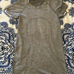 Lululemon Shirt Size 2