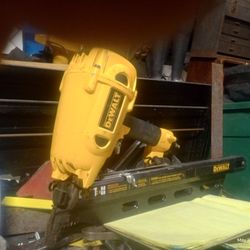 De Walt D51844 Fill Round Head Framing Nailer