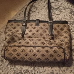 Dooney &Bourke