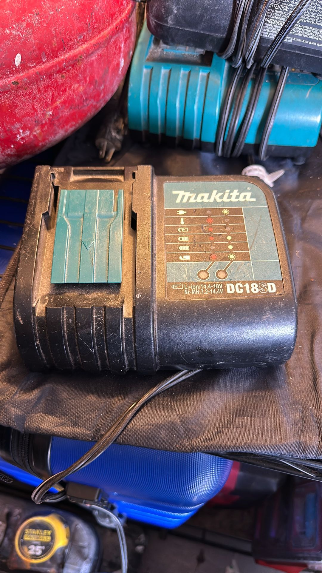 Makita Charger