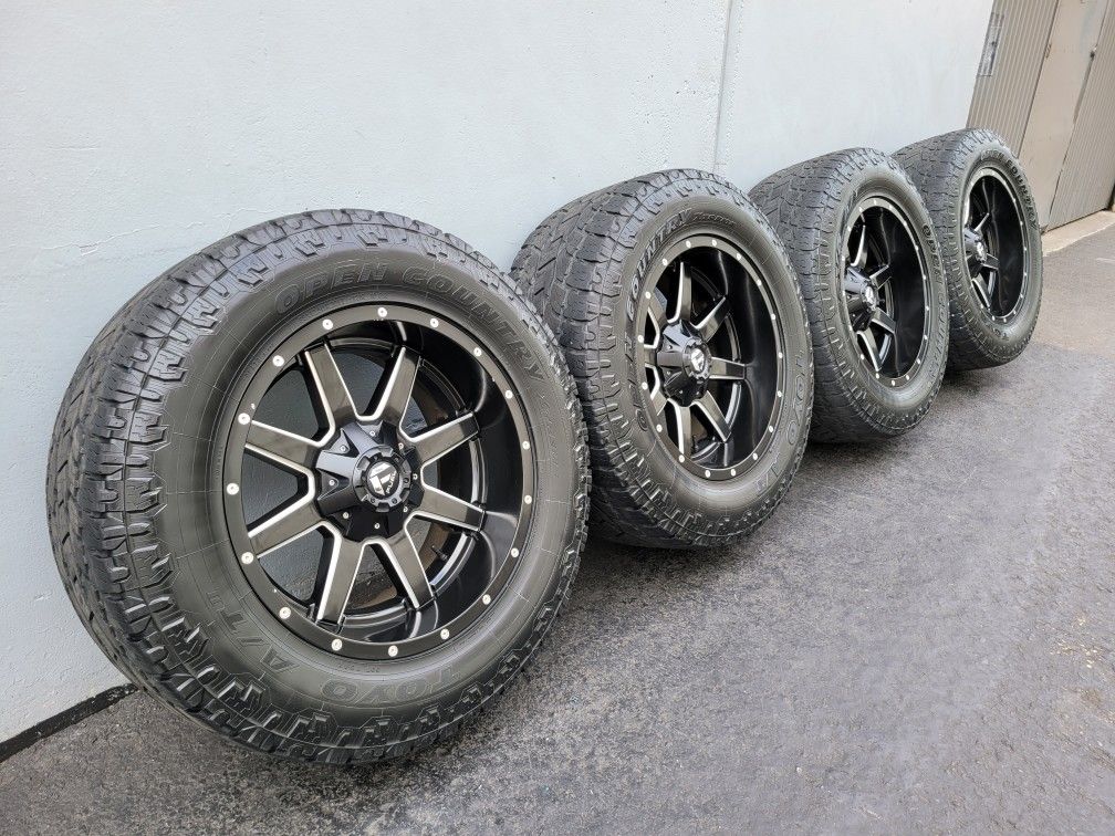 Used Rims 20x10 20x10 Fuel Meverick rims 35