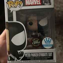 Funko Pop! Peter Parker/ Symbiote Suit GITD CHASE