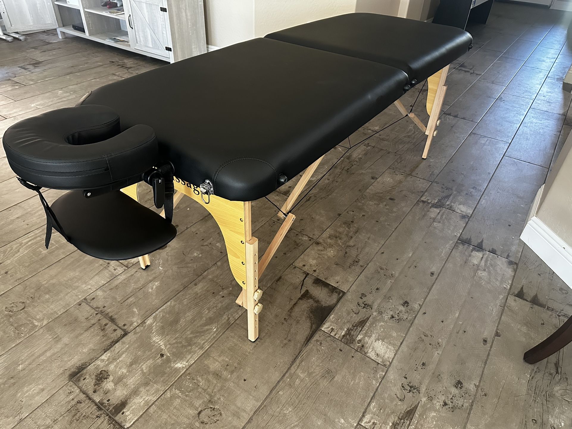 New Portable Massage Table With Case 