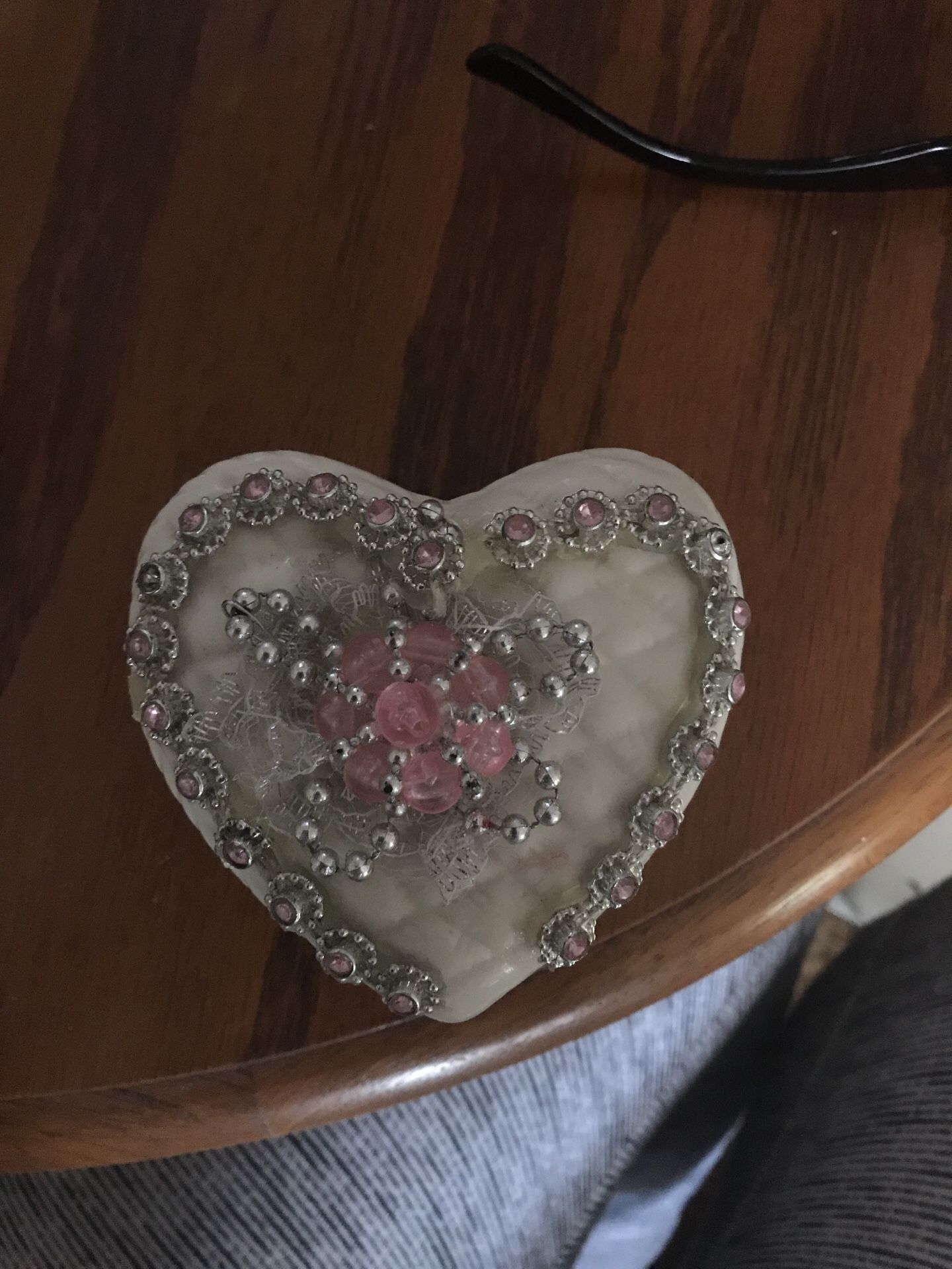 Ceramic heart container