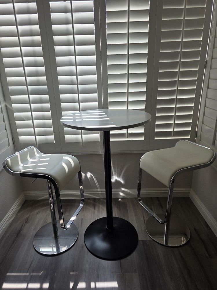 Bar Table And Bar Stools Set