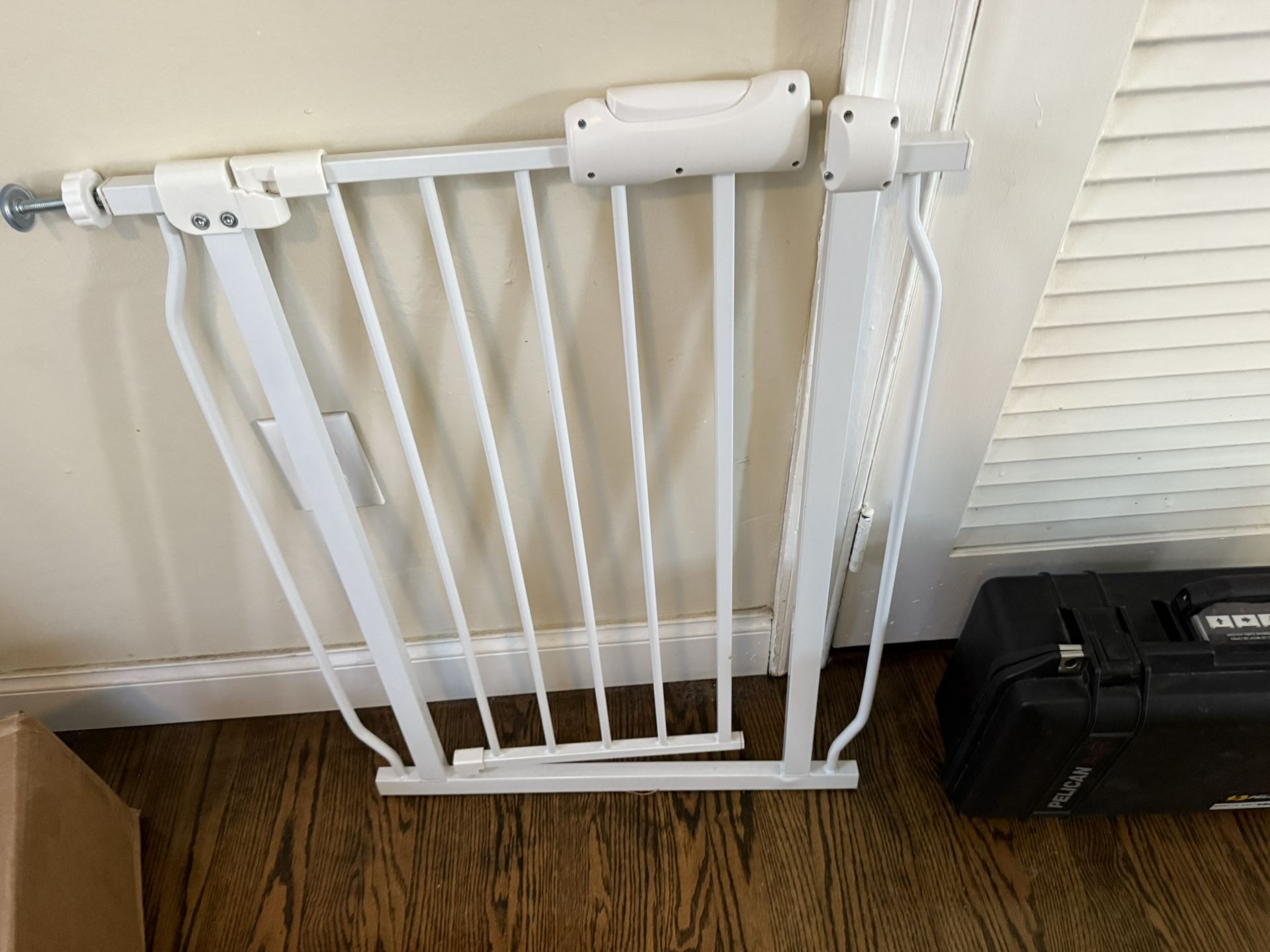 (2) Dog / Child Safety Gates.