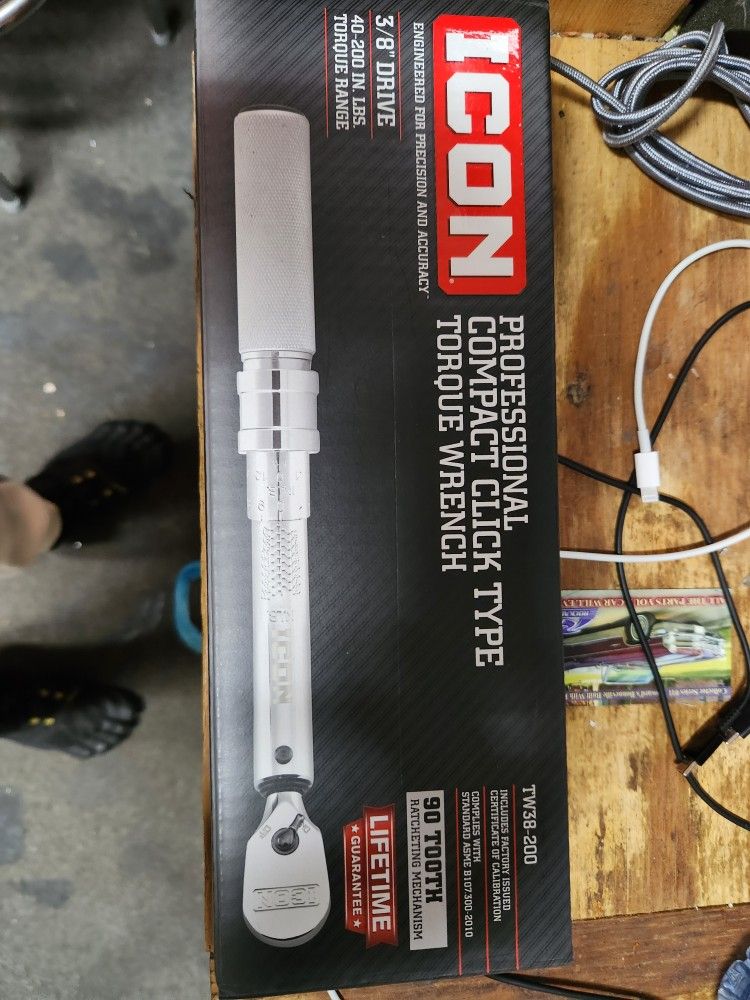 Icon 3/8" Drive Professional Torque Wrench.