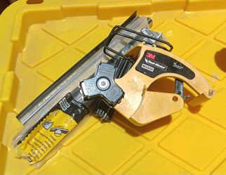 Masking gun