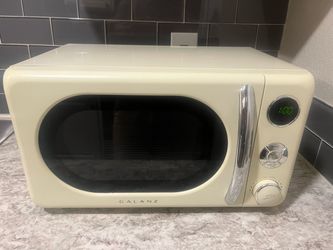 Cute Retro Vintage Style Microwave Cream Colored