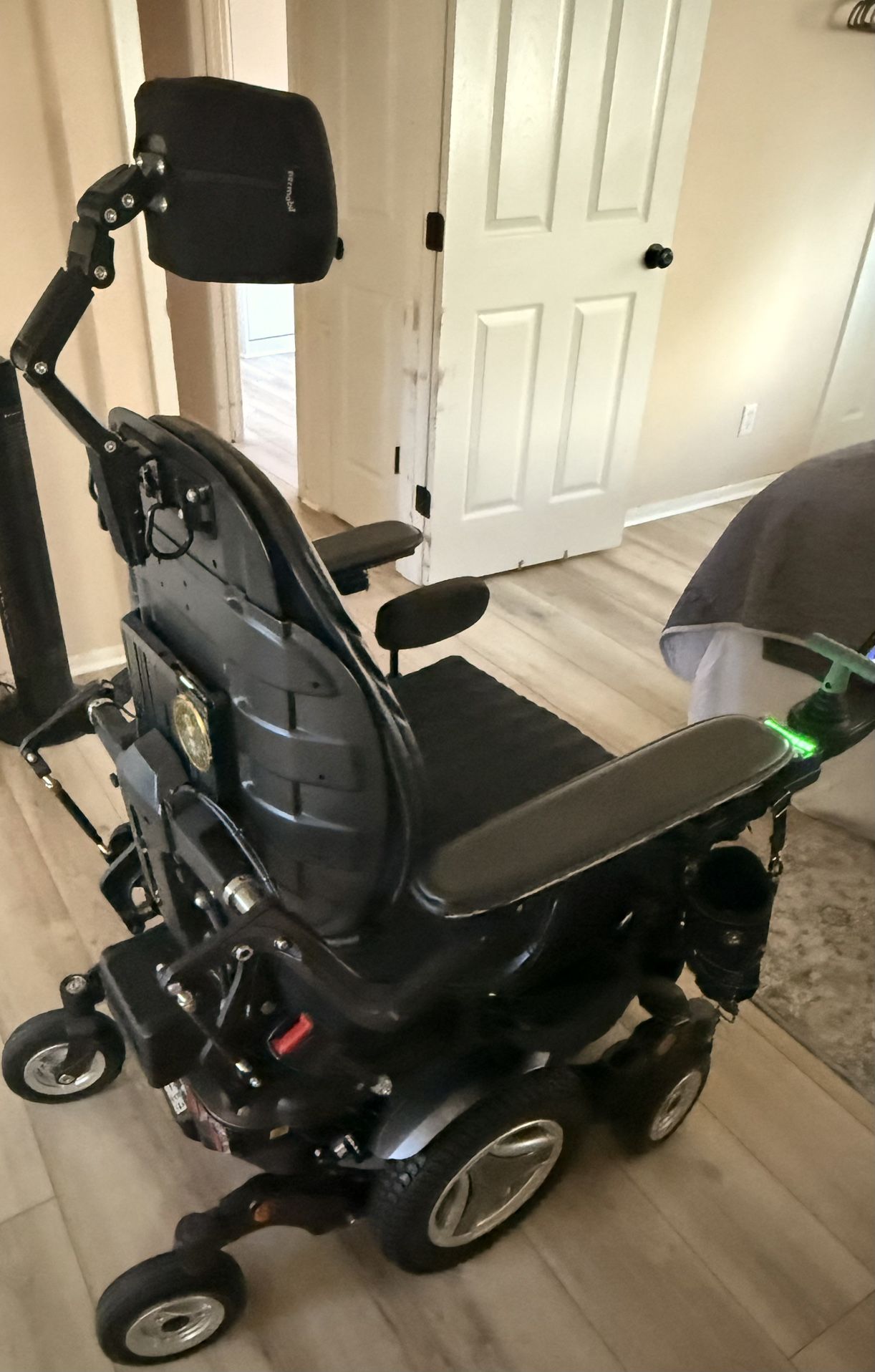 Power Wheelchair - Permobil M300 HD
