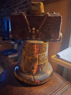 Vintage 1969 Ezra Brooks liberty bell decantur