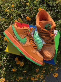 Nike SB Dunk Low “Grateful Dead”