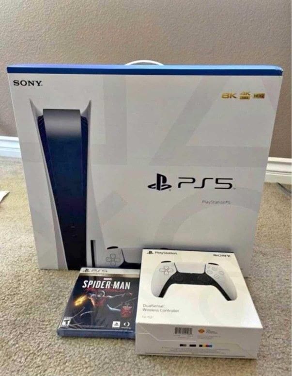 P5 1TB SSD Home Console - White & Black - With Controllers & games
