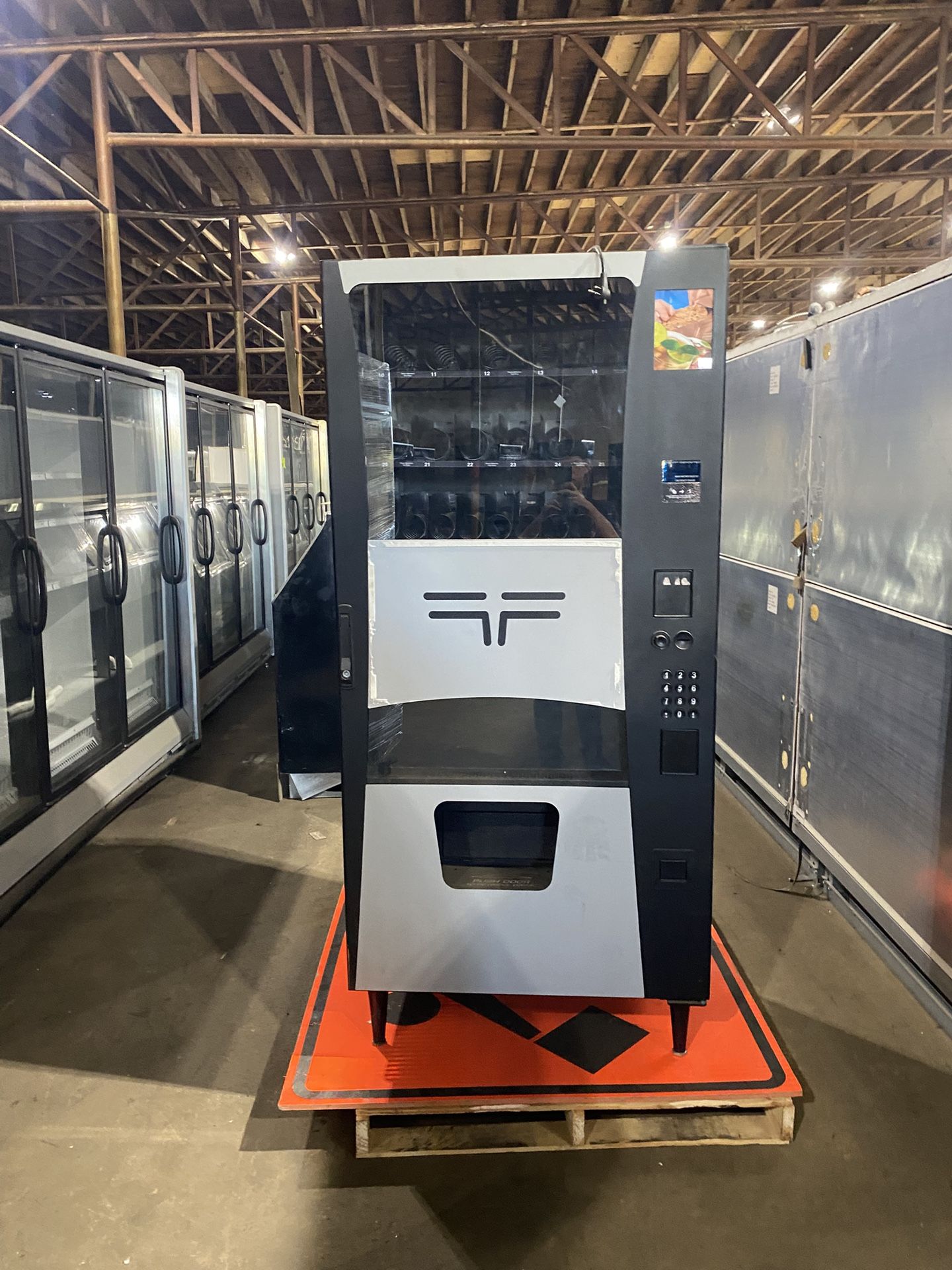 Combo Vending Machine Wittern 3589