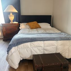 Full Bed And Nightstand And Lamp