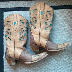 Corral Vintage Cowboy Boots