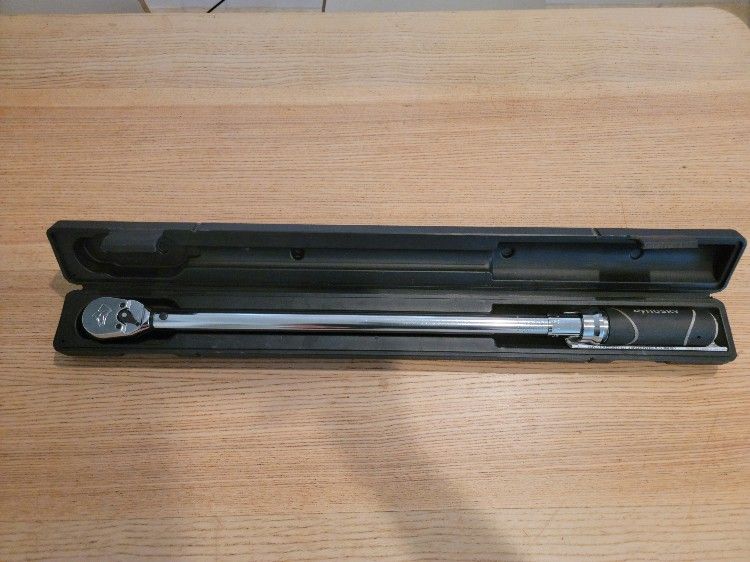 Husky 1/2 In Torque Wrench 30 - 250 Ft-lb